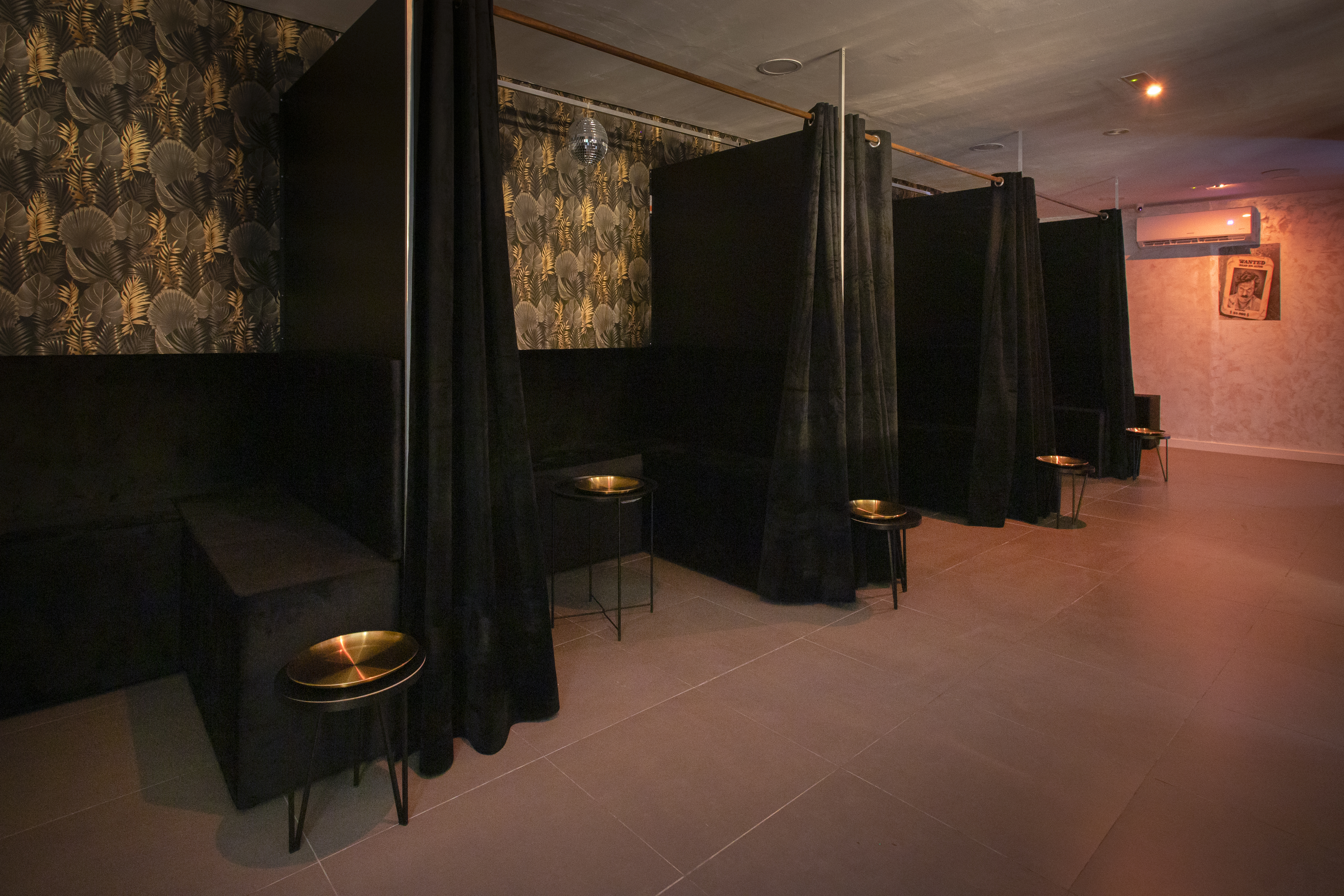 The Luxury Lounge
